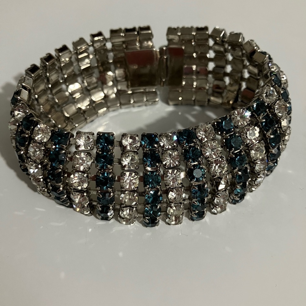 Elegant Silver and Blue Bracelet - Picture 1 of 7